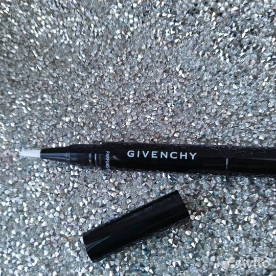 Подсвечивающий корректор Givenchy