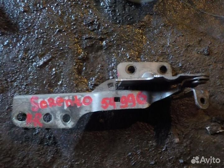 Петля капота KIA sorento передняя правая