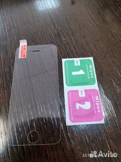 Защитное стекло на айфон