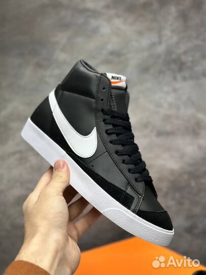 Кроссовки Nike Air Blazer Mid 77