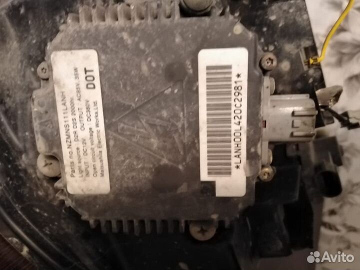 Фара Nissan Cube '02-'05 правая ксенон серая