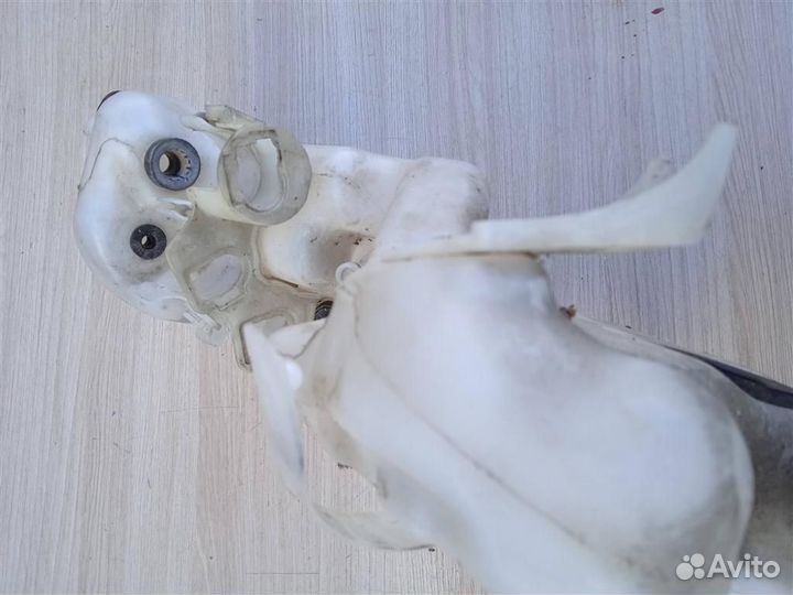 Бачок омывателя лобового стекла Mercedes Benz W21