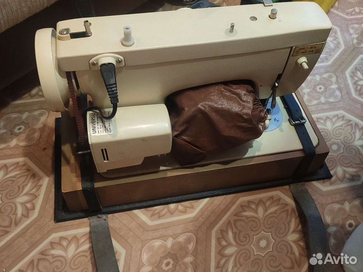 Швейная машина Чайка 132м