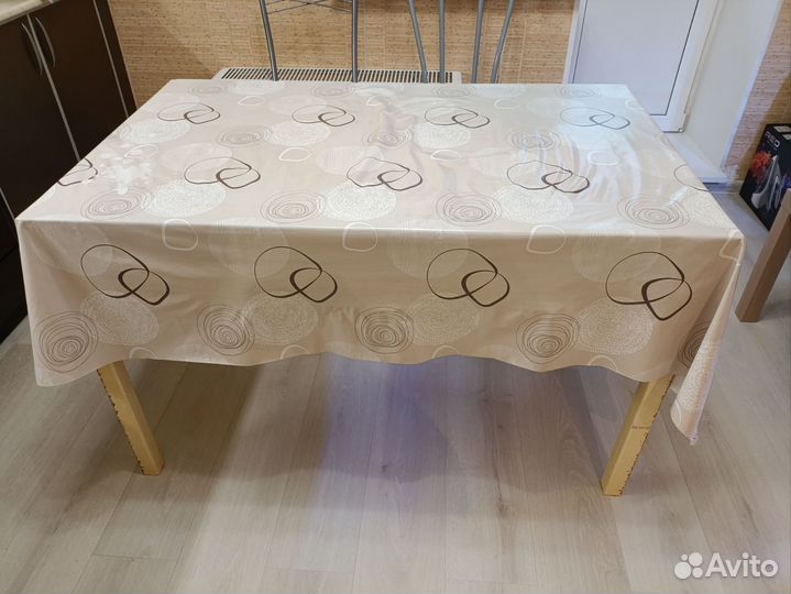 Кухонный стол