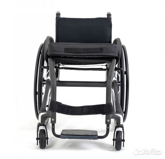 Лёгкая инвалидная коляска из карбона iCross active
