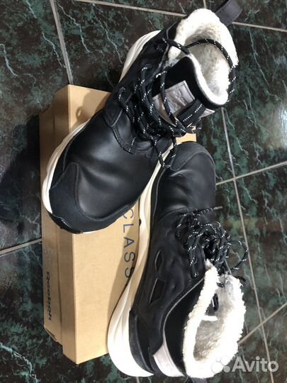 Кроссовки женские зимние reebok 37,5