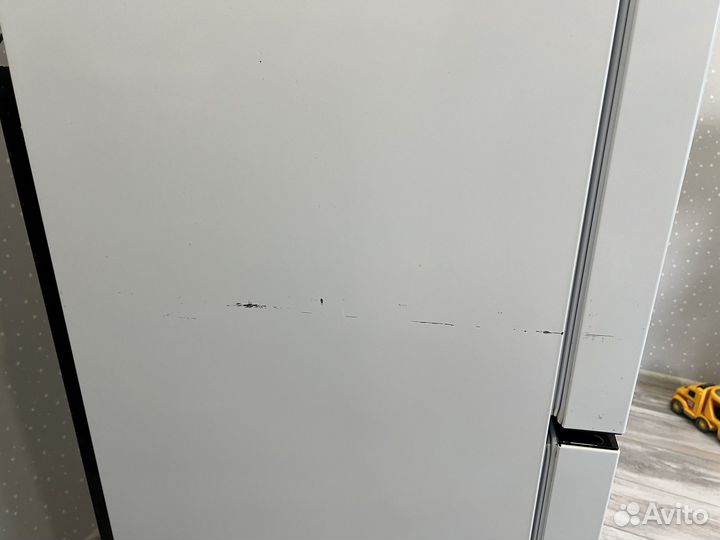 Холодильник Indesit