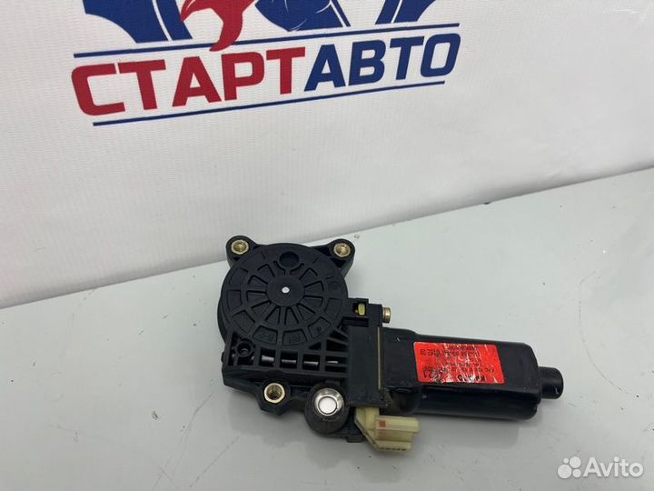 Моторчик стеклоподъемника правый Hyundai Sonata IV