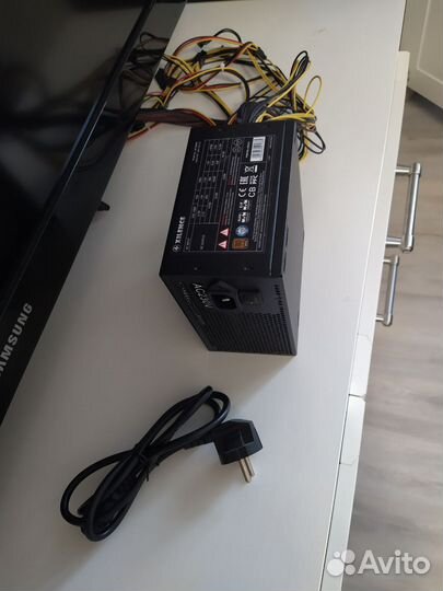 Блок питания на 550W. Xilence XP550R10