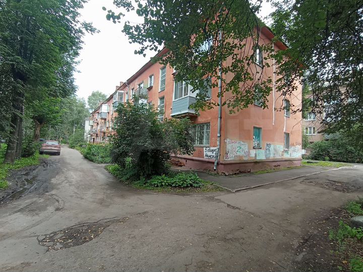 3-к. квартира, 58 м², 1/3 эт.