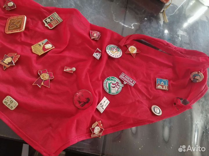 Значки и медали СССР