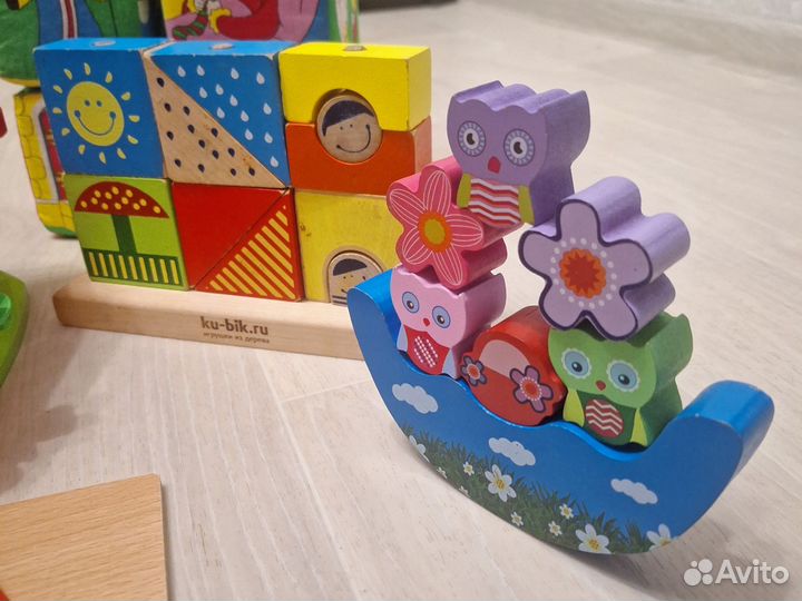 Развивающие игрушки и погремушки