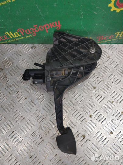 Педаль сцепления Volkswagen Tiguan внедорожник