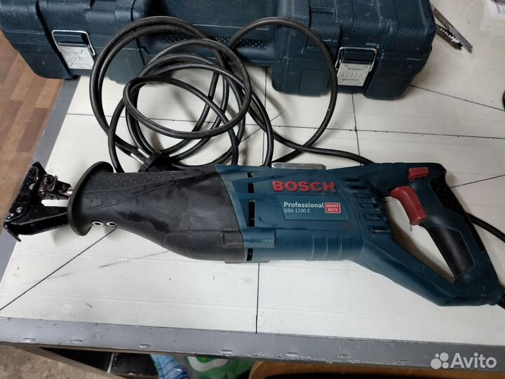 Сабельная пила Bosch Professional GSA1100E