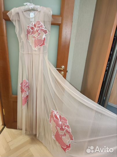 Платье на выпускной MaxMara IT40, новое