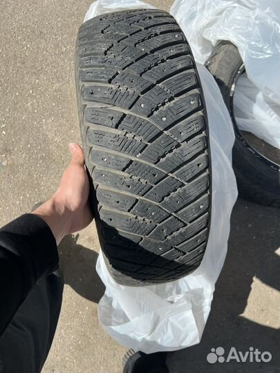 Goodyear Ultra Grip Ice Arctic 2 205/60 R16