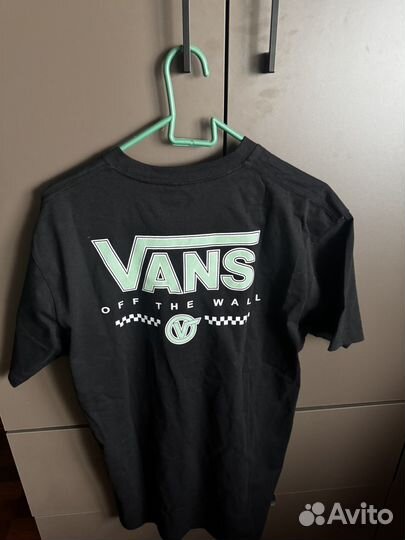 Футболка vans