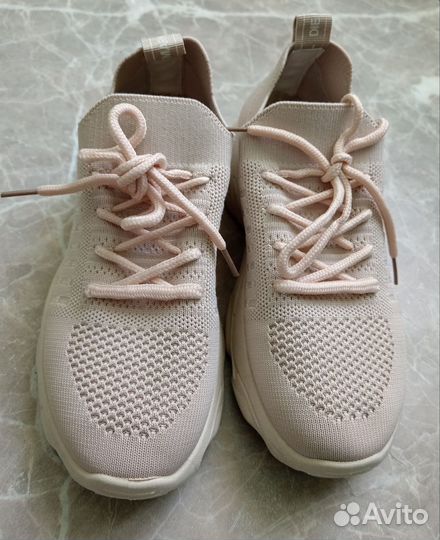 Кроссовки женские 36 размер