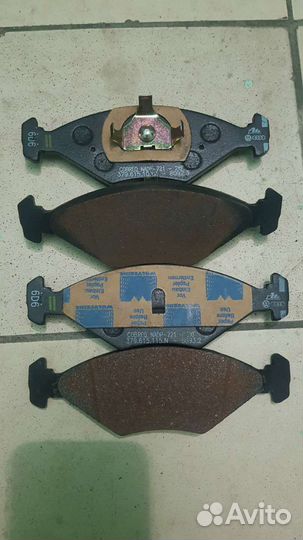 Колодки тормозные передние VAG