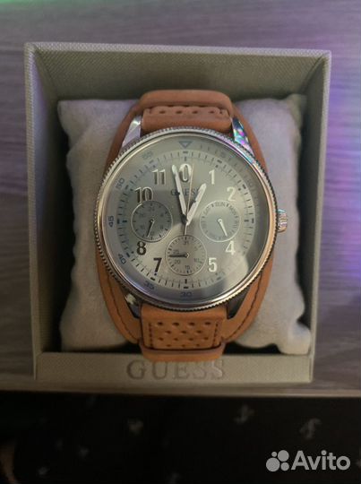 Часы Guess