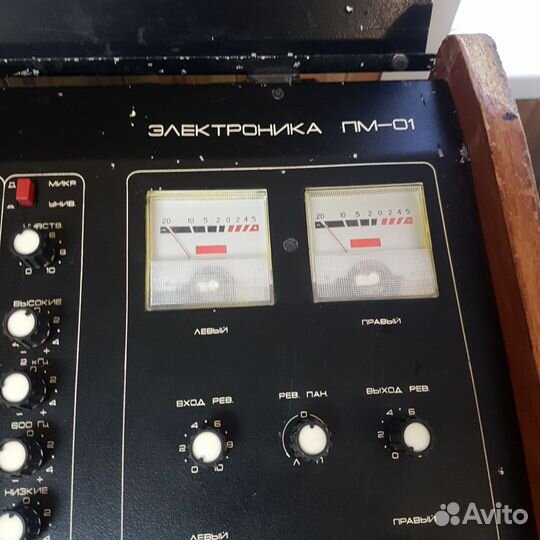 Концертные колонки и микшер