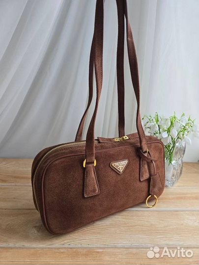 Сумка с ручками Prada натуральная замша