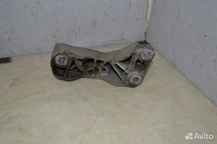 Кронштейн МКПП левый Шевроле Круз