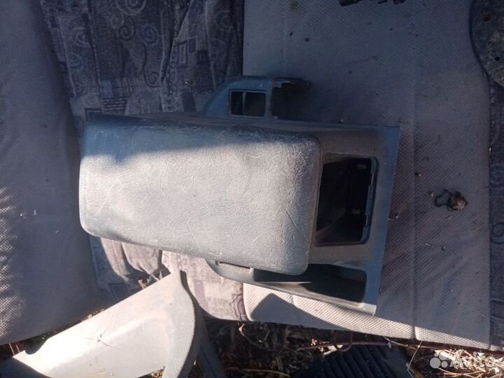 Подлокотник Mitsubishi Pajero 2