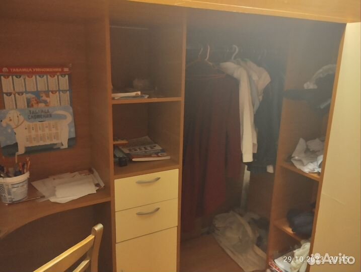 Детская кровать чердак со столом и шкафом