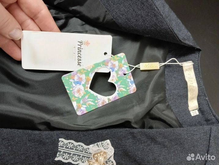 Жилетка костюмная размер 36 новая