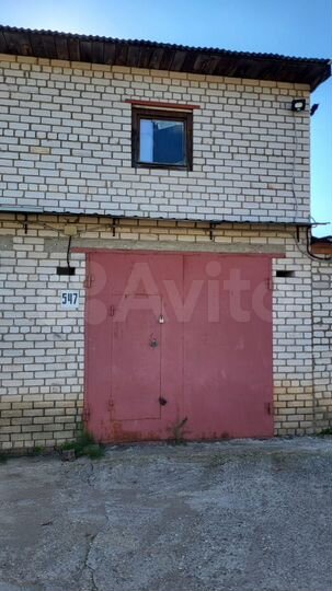 Гараж, > 30 м²