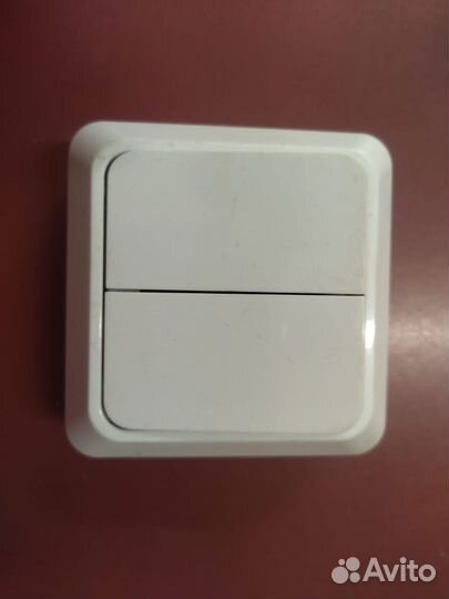 Выключатель двухклавишный