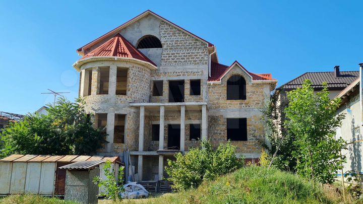 Дом 274 м² на участке 6 сот.