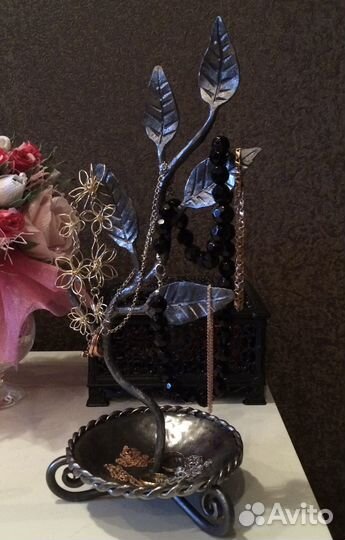 Подставка под украшения кованная