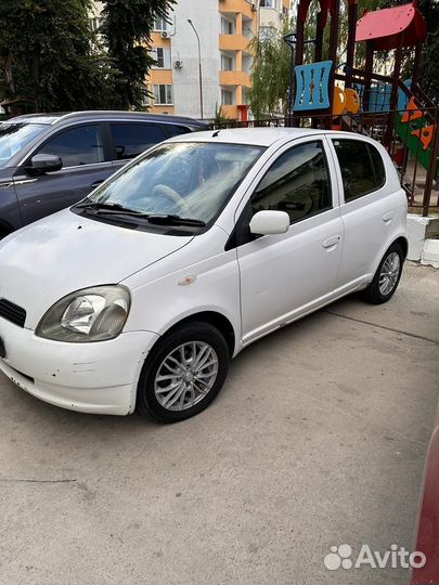 Toyota Vitz, 2001