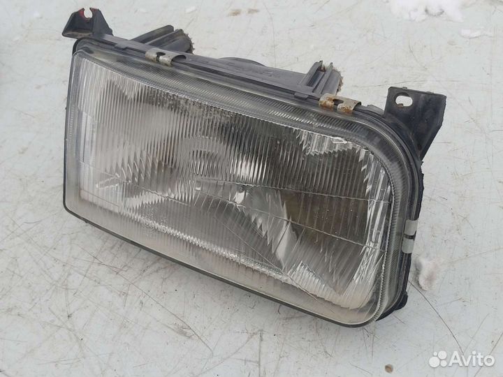 Фара правая Volkswagen Passat b3