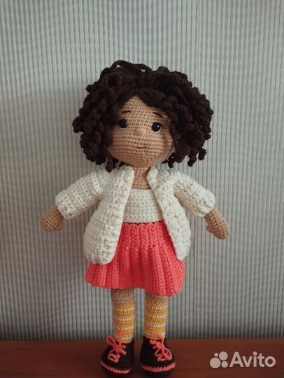 Вязаная кукла ручной работы