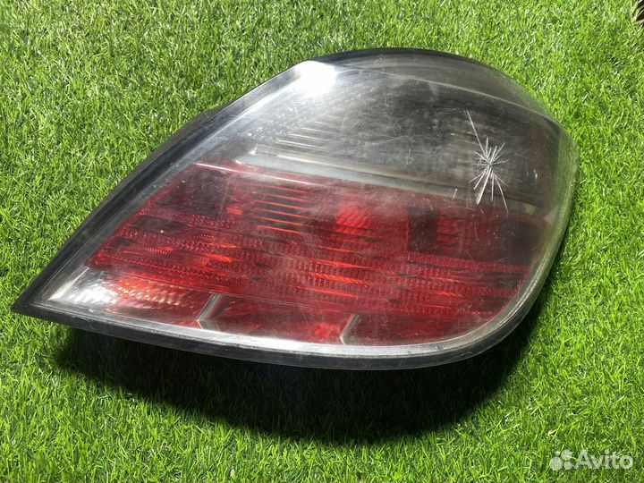 Фонарь задний правый Opel Astra H