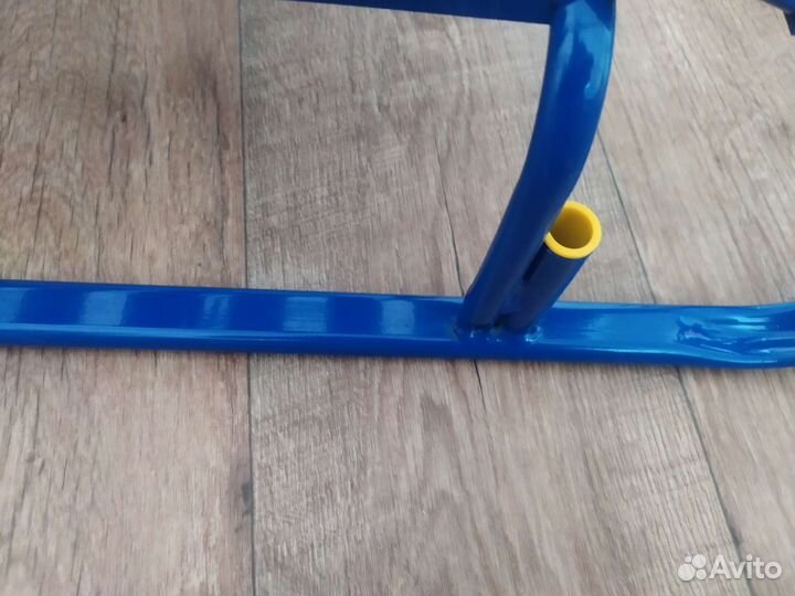 Детские санки с ручкой и колесами