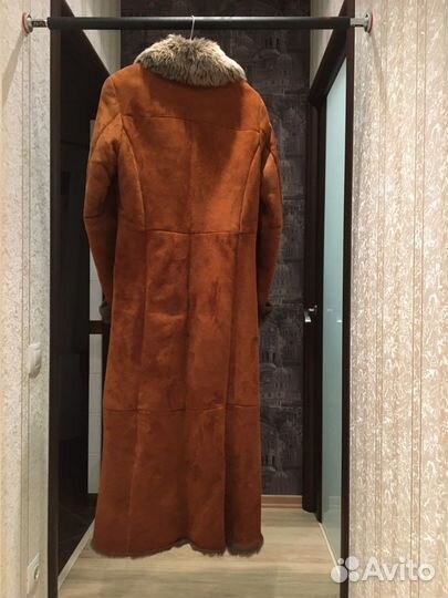 Дубленка женская, длинная 46 размер. В очень хорош