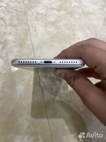 Телефон iPhone 8 plus 64 gd