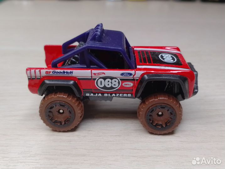 HotWheels. Ford Bronco (2021 - н.в.) красный