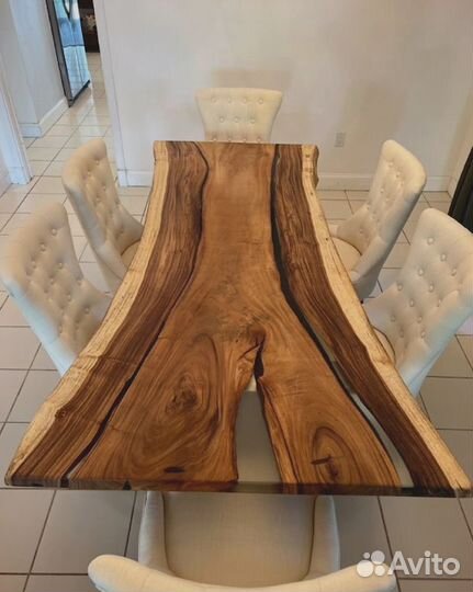 Стол из массива дерева