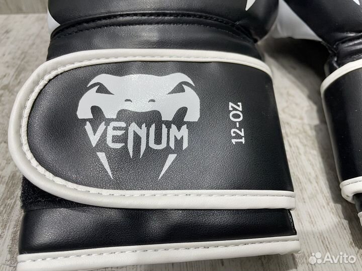 Боксерские перчатки Venum