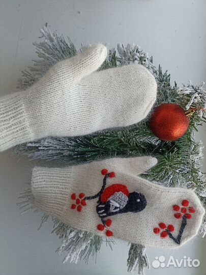 Варежки из пуха норки с вышивкой