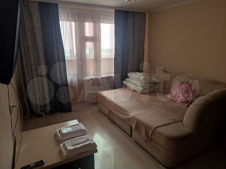 2-к. квартира, 49 м², 1/10 эт.
