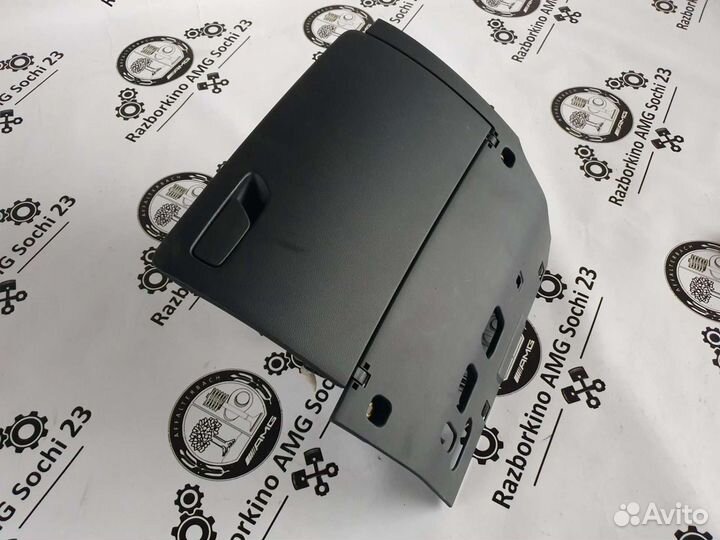 Бардачок (вещевой ящик ) для Audi A3 8V