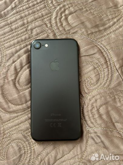 Продам iPhone 7