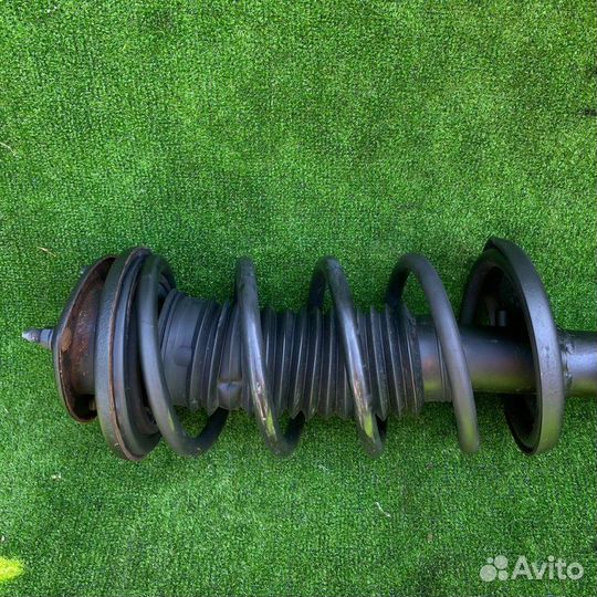 Стойка передняя правая Suzuki Escudo/ Grand Vitara