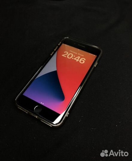 Телефон iPhone8+